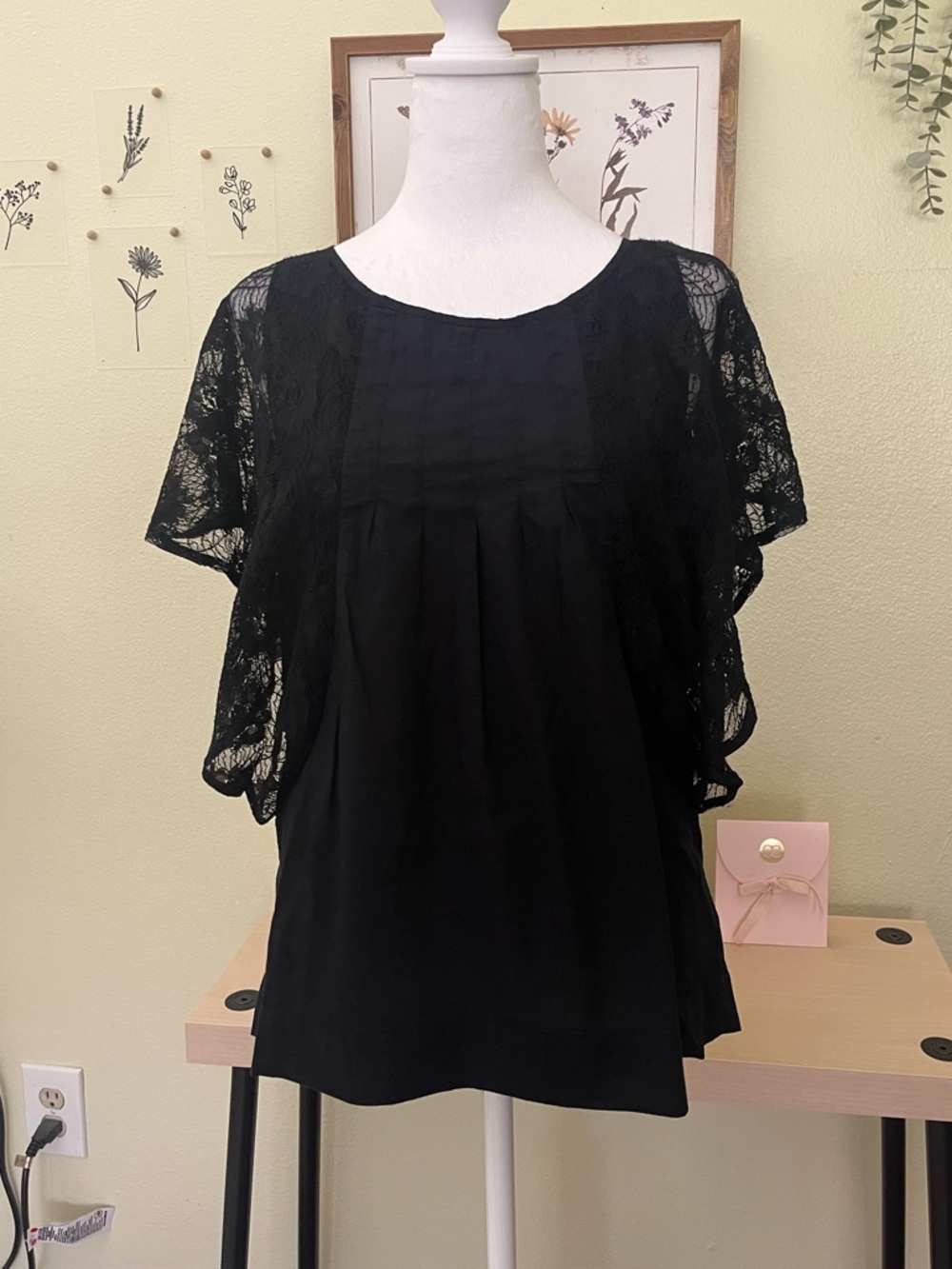 Guess Black Lace Flutter Sleeve Blouse Y2K Fairy Style